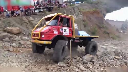 国产卡车爬山坡视频,见证中国制造力量