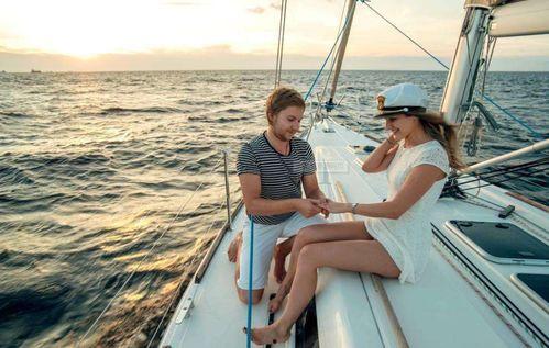 国产游艇求婚文案视频,见证爱情航程的璀璨瞬间