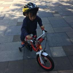 国产小孩骑大车视频,国产视频记录小孩骑大车萌态瞬间