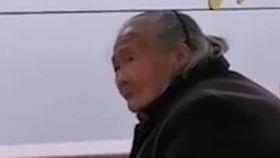 老人玩国产手机视频,老人玩转智能生活，视频展现科技魅力